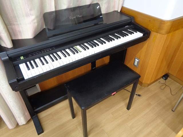 電子ピアノ