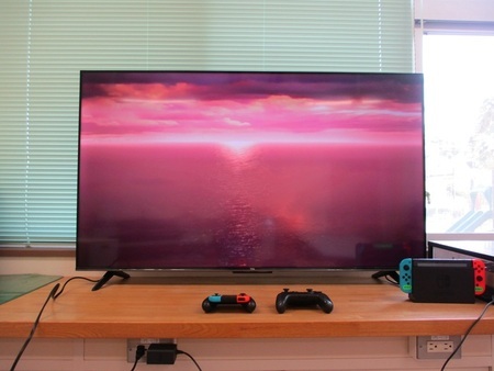 新しいモニターの写真