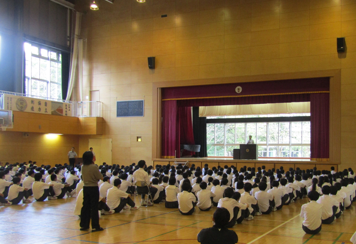 全校集会の様子