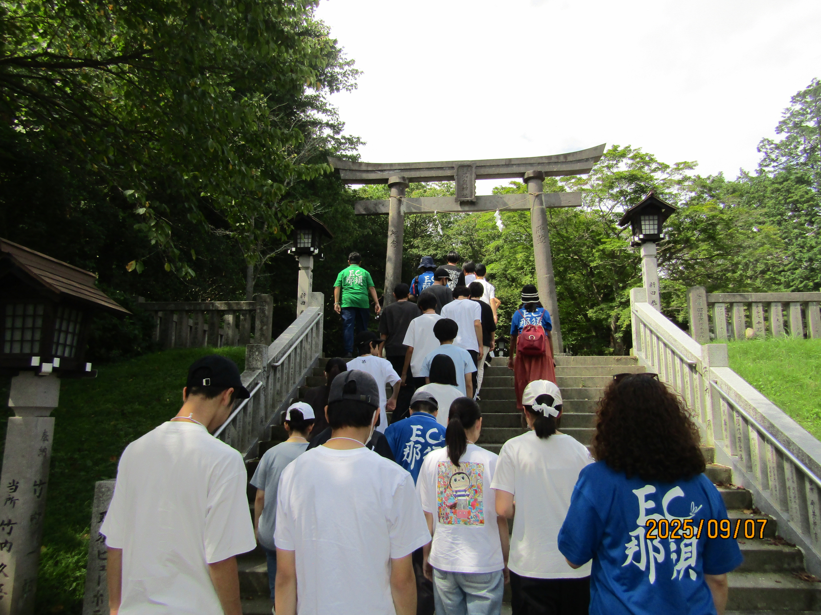 温泉神社への参拝の様子1