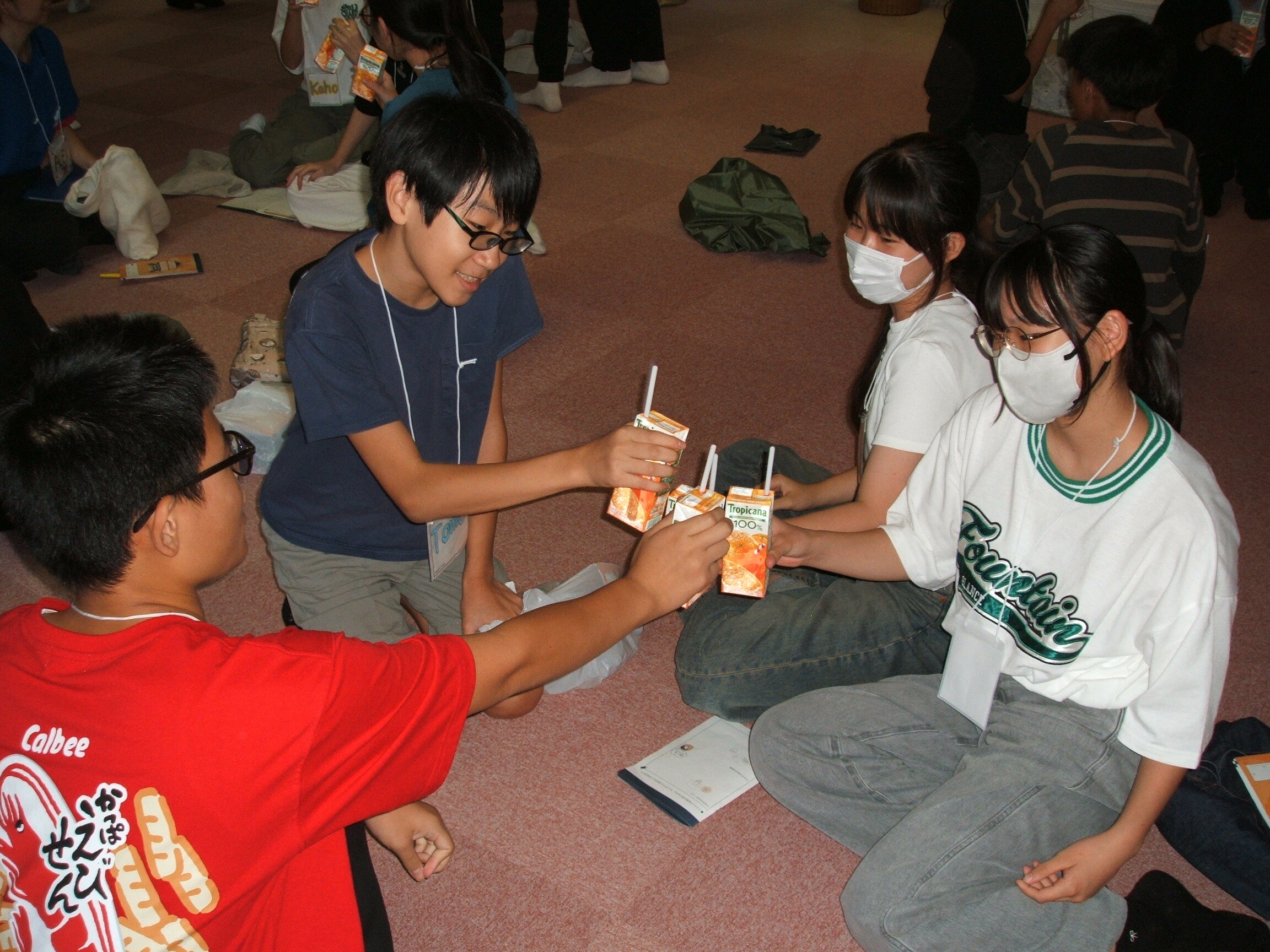 オレンジジュースでかんぱい！