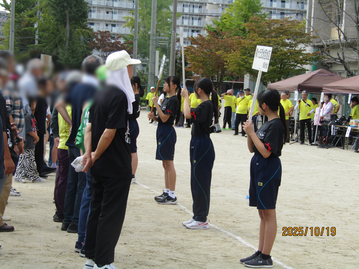 案内をする様子2