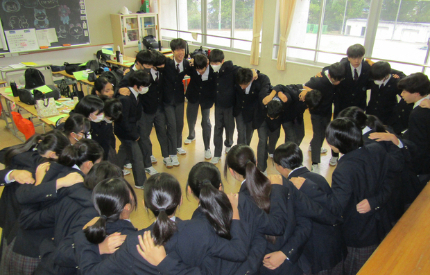 クラスの円陣の様子