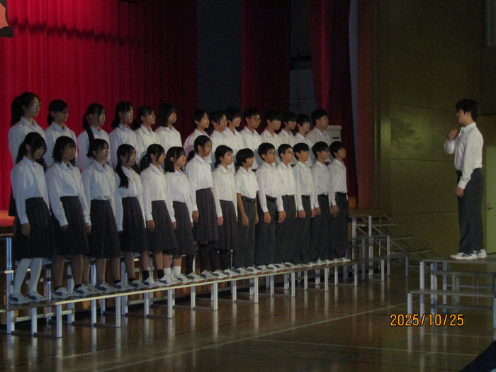 クラス合唱の様子1