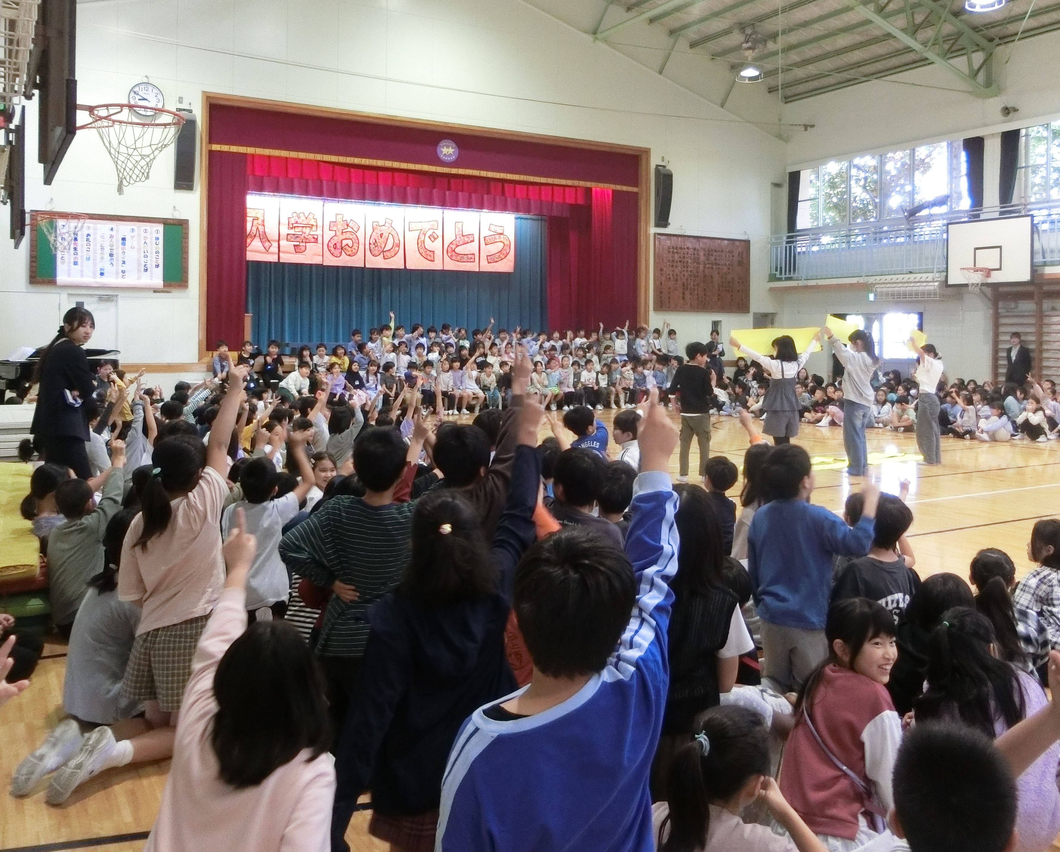 クイズを楽しんでいる様子