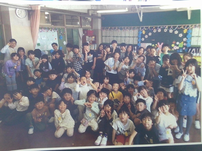 1年生を迎える会に参加しました。5年生は、1年生と一緒に入場しました。1年生をしっかりリードすることができました。