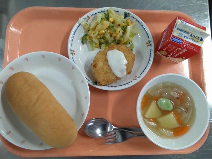 3年生 そら豆のさやむき