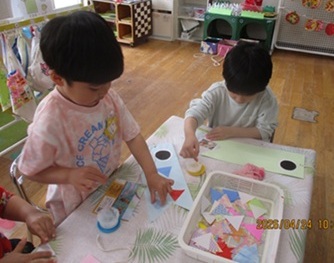 4歳こいのぼり製作の写真