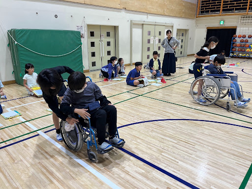 4年生 北特別支援学校との交流の様子 1