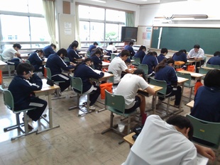 教育に新聞を
