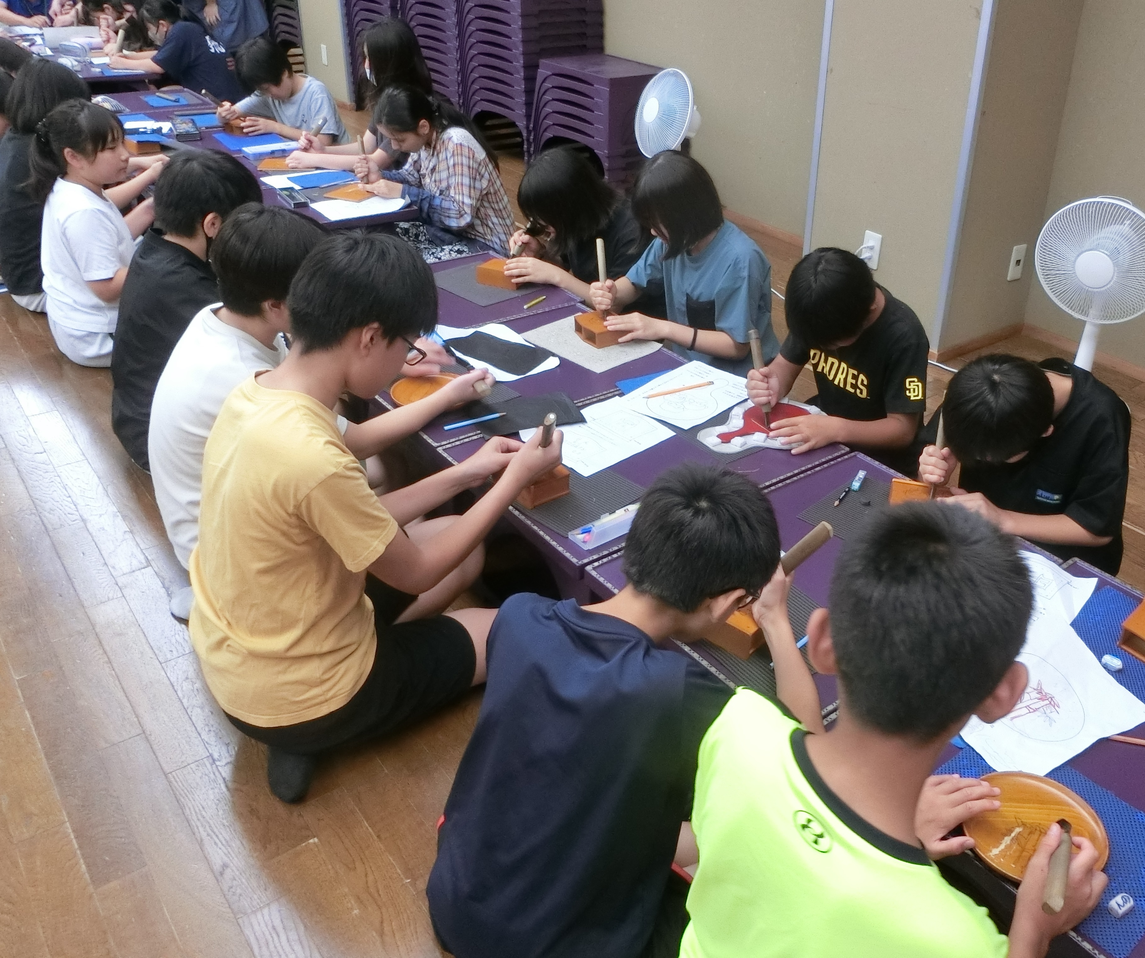 日光彫体験の様子