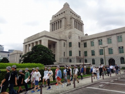 6年生が社会科見学に行きました