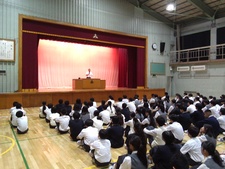 全校朝礼